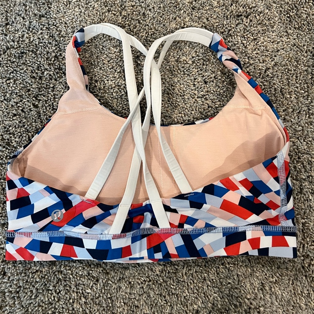 Used lululemon women’s size 6 sports bra